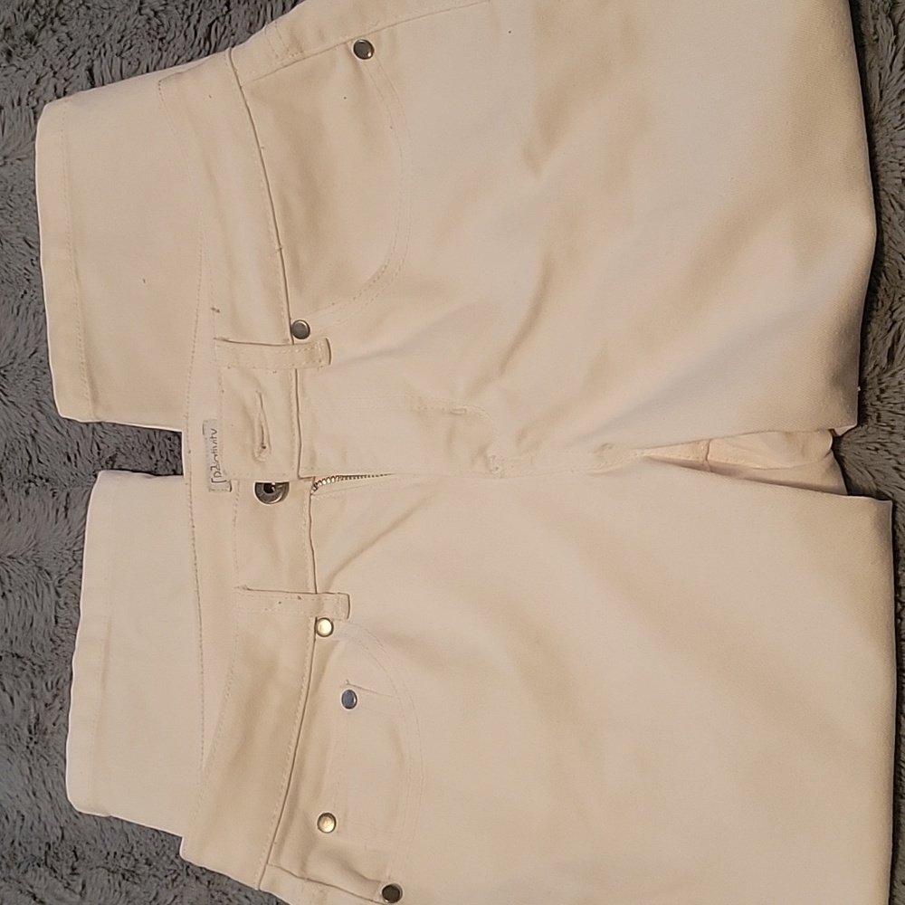 White Jean capris